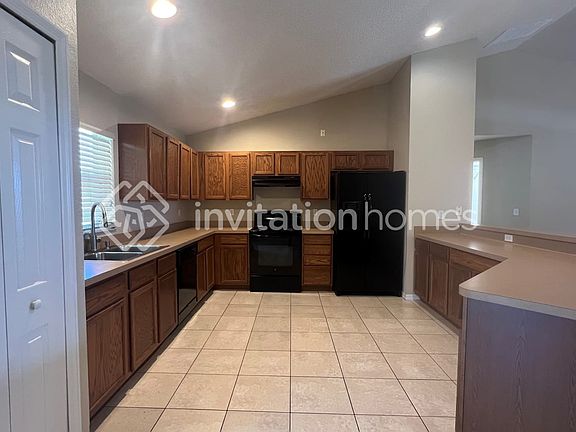 3rd image of 1020 Bluegrass Dr