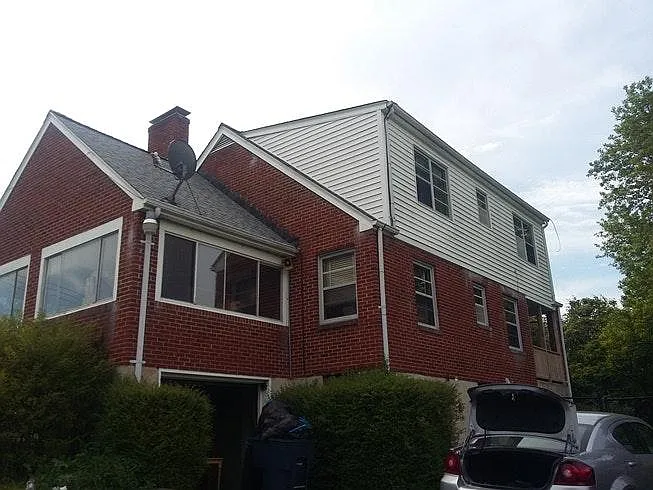 back/ garage - 4101 Cove Rd NW