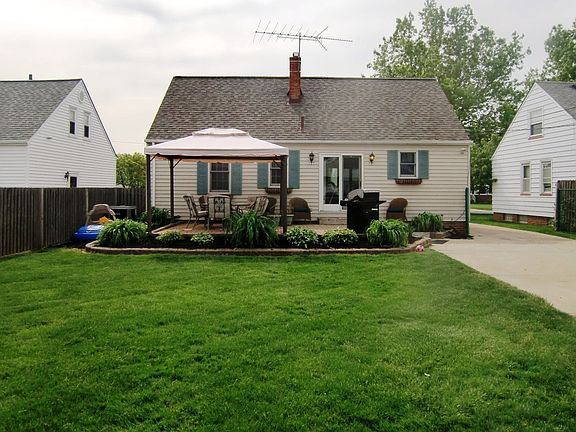 2nd image of 30111 Fairway Blvd