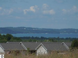 2021 Hammond Rd E, Traverse City, MI 49686