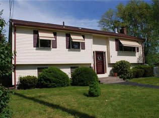 140 Park View Blvd, Cranston, RI 02910