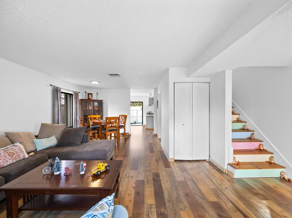 310 Sandtree Drive, Palm Beach Gardens, FL 33403