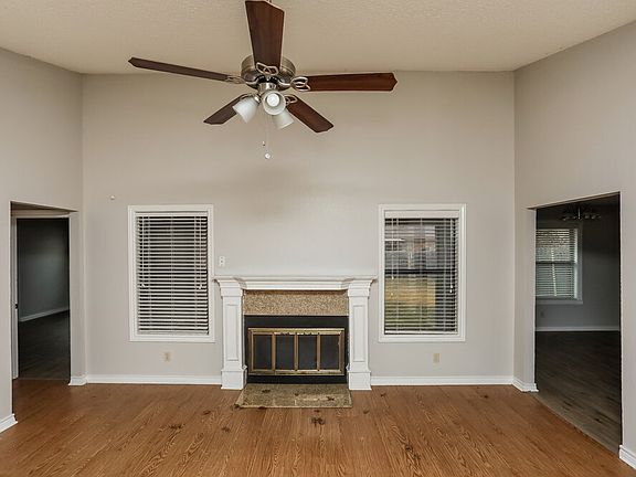 3rd image of 221 Freedom Ln