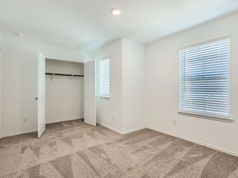 1608 Holly Lake Dr — Photo 18