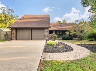 730 E Hickory Ln, Siloam Springs, AR 72761