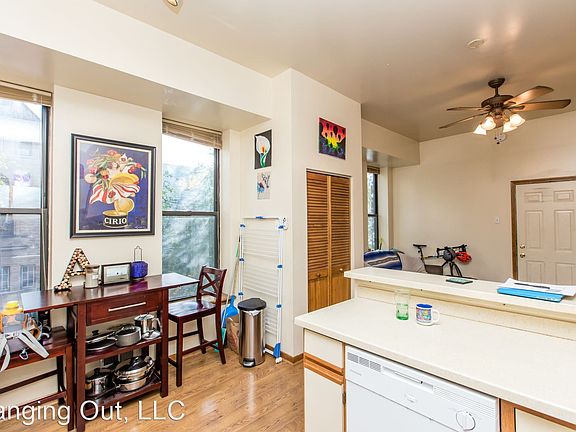 5th image of 1435 W Blackhawk St #1R
