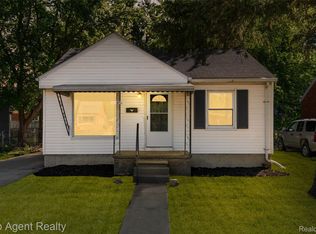 24460 Phlox Ave, Eastpointe, MI 48021