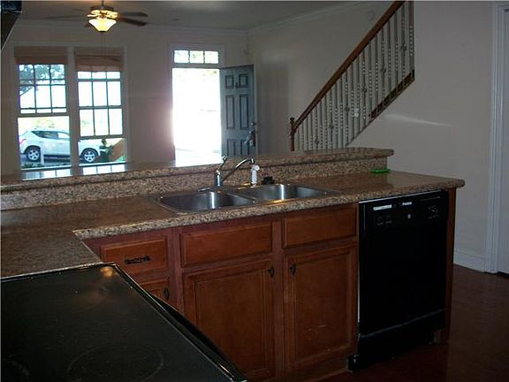 2nd image of 495 N 1st St #495