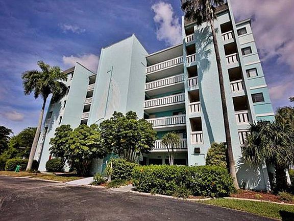 Building outside, excellent location, gated community