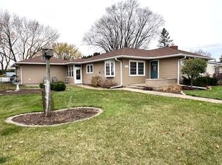 1405 N High St, Lake City, MN 55041