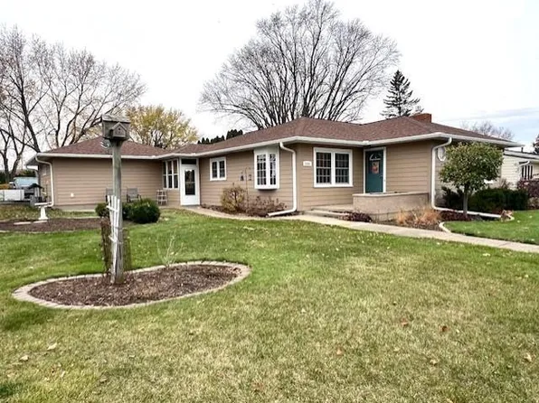 1405 N High St, Lake City, MN 55041