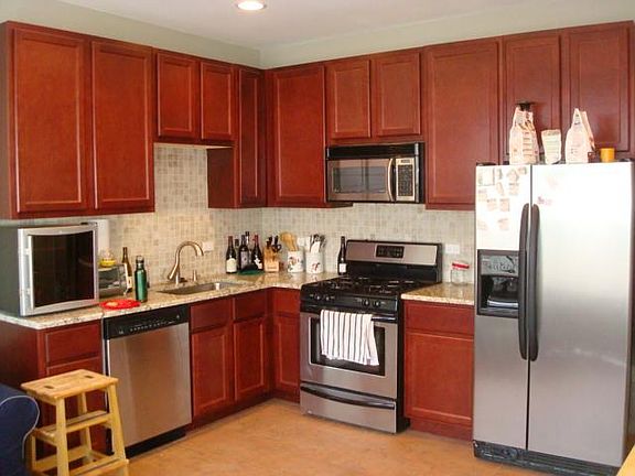 3rd image of 832 S Claremont Ave #2F