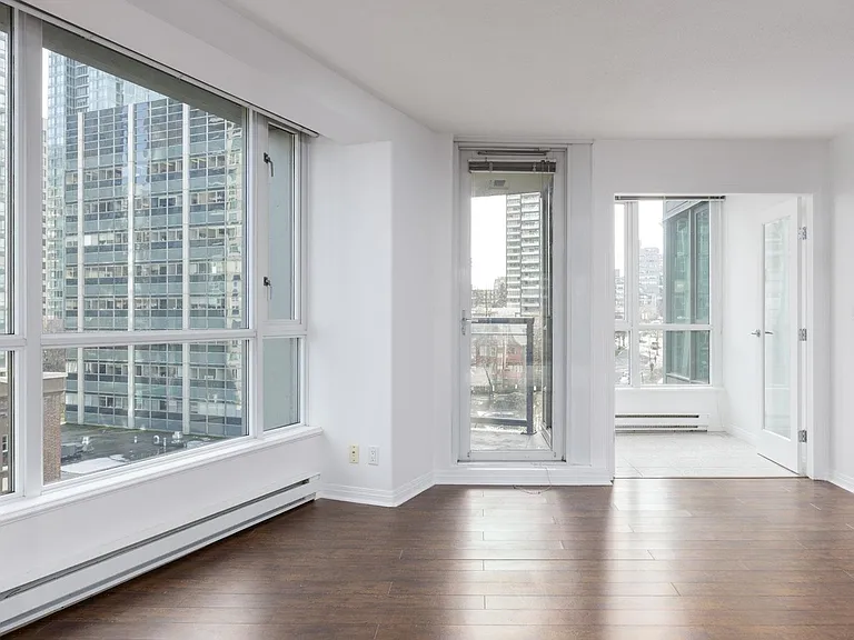 1328 W Pender St #1201 — Photo 3