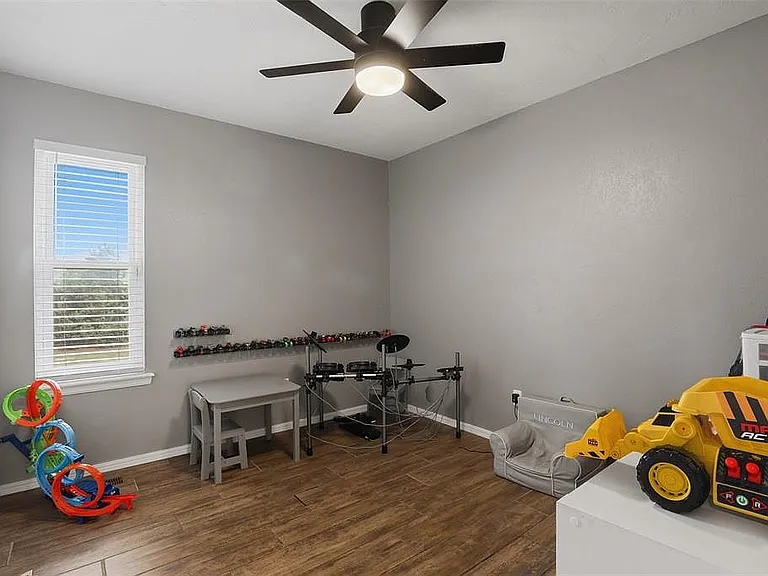 10316 Glascow Dr — Photo 13