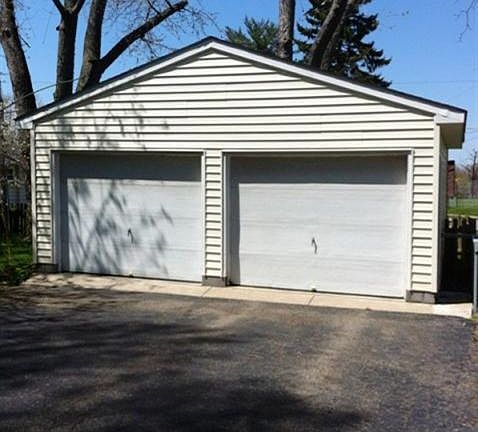 3rd image of 726 East Ave SE