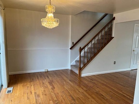 3rd image of 3642 McDowell Ct