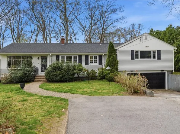 315 Angell Rd, Lincoln, RI 02865