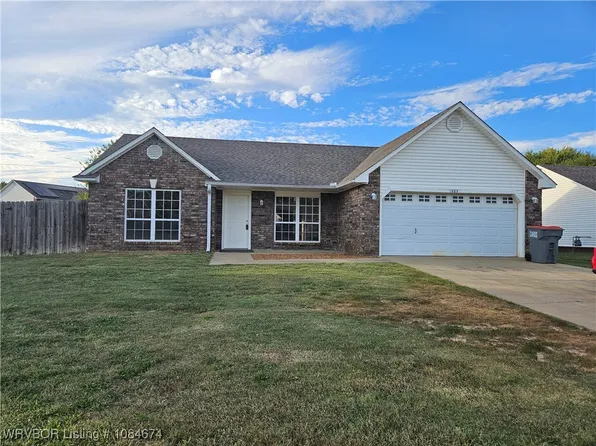 1865 Palomino Dr, Greenwood, AR 72936