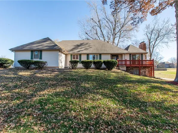 12347 Clubhouse Dr, Kansas City, KS 66109