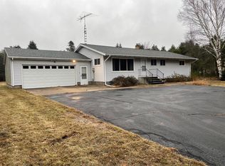2609 Red Apple Rd, Manistee, MI 49660