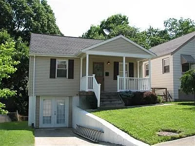 887 Lafayette Ave photo 1