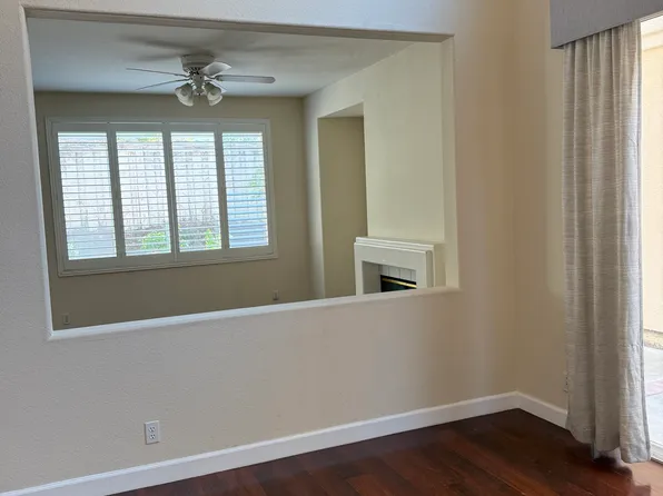 32 Santa Cruz Aisle, Irvine, CA 92606
