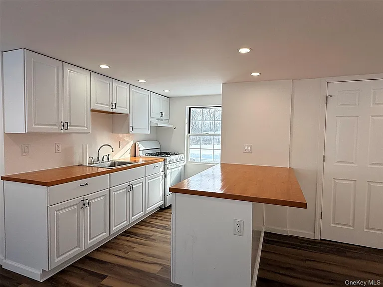 19 Quartz Ln #4 — Photo 2