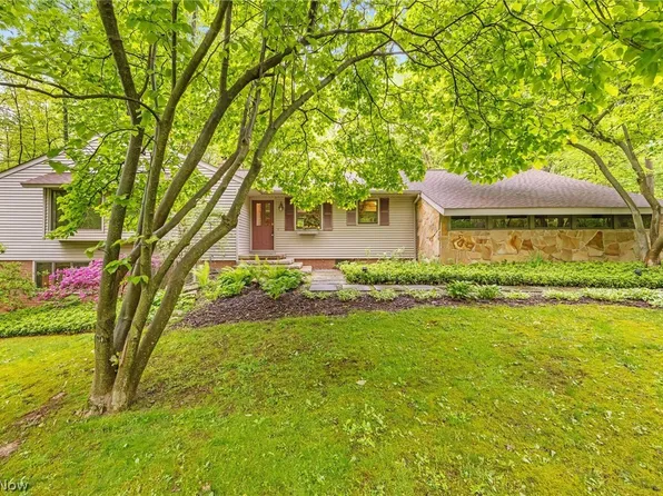 4587 Ranchwood Rd, Akron, OH 44333