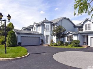 648 Balfour Pl, Melville, NY 11747