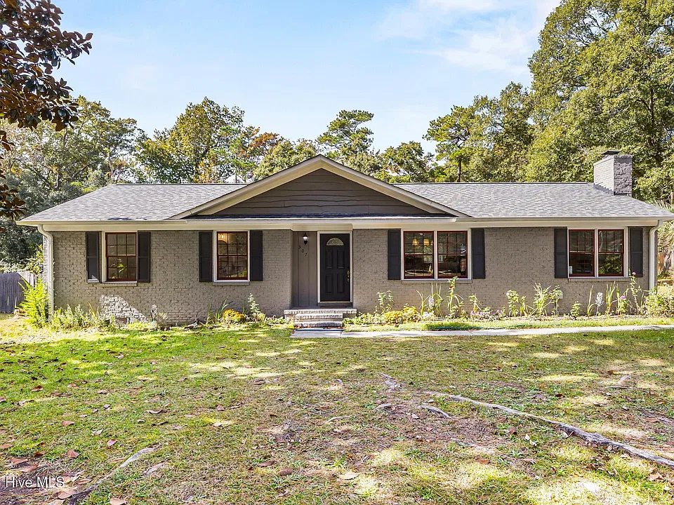 307 Deerfield Rd