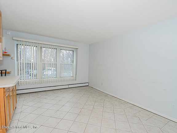 5th image of 485 Armstrong Ave APT E2