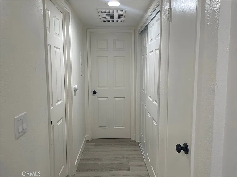 1131 S Alta Vista Ave #F — Photo 15
