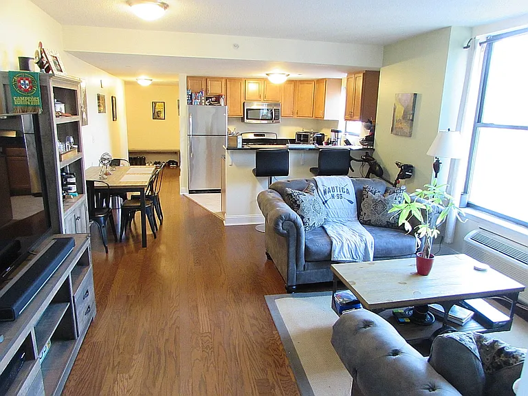 4301 Park Ave #8 — Photo 4