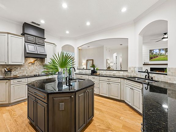 3rd image of 96513 Soap Creek Dr