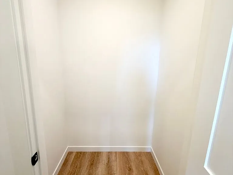1223 W Nickerson St — Photo 14
