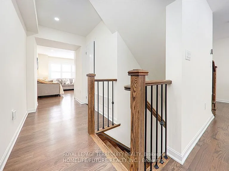 2412 Fall Harvest Cres — Photo 10