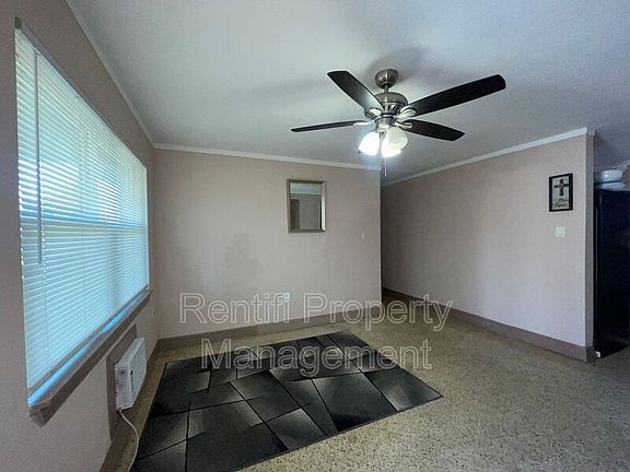 2nd image of 2420 Franklin St #4