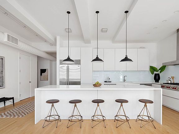 4th image of 245 7th Ave APT 9A
