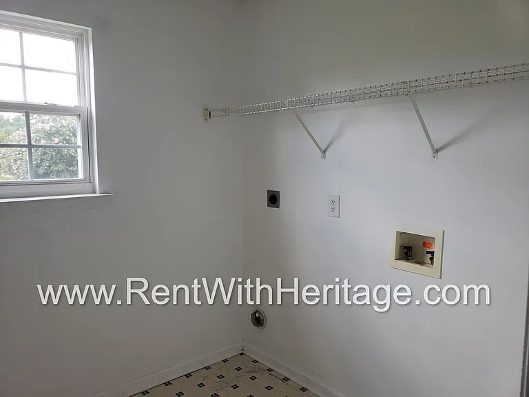179 Parkview Ln — Photo 31