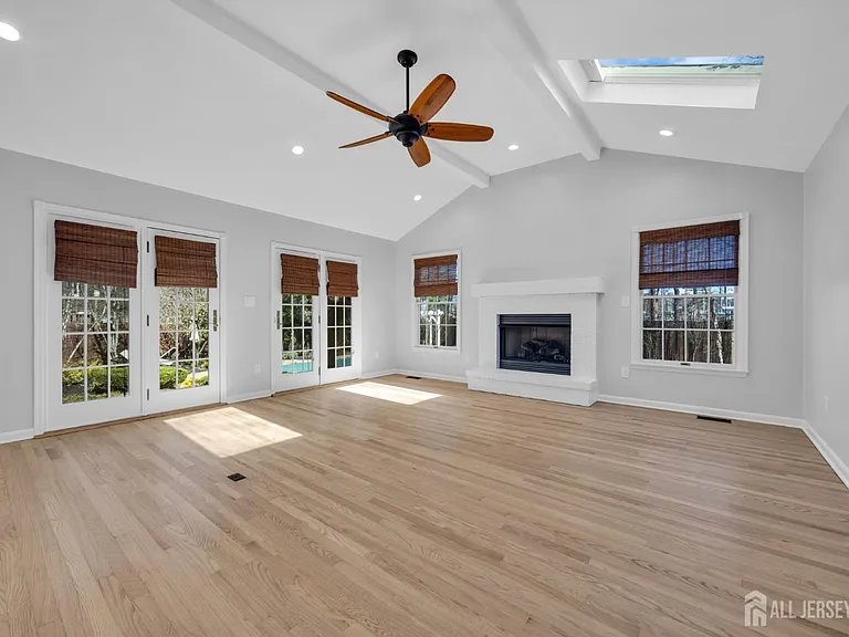 1430 Kearney Dr — Photo 14