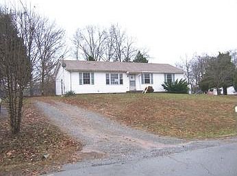 1st image of 2185 Blakemore Dr