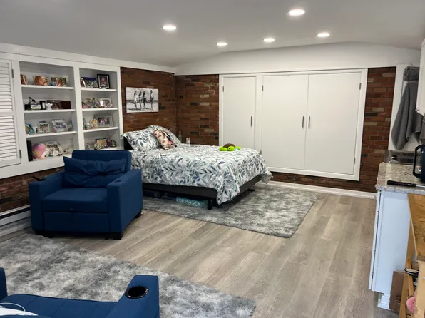 (undisclosed Address), Kings Park, NY 11754