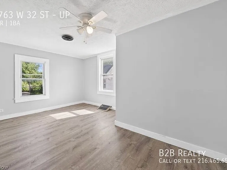 2763 W 32nd St #UP — Photo 11