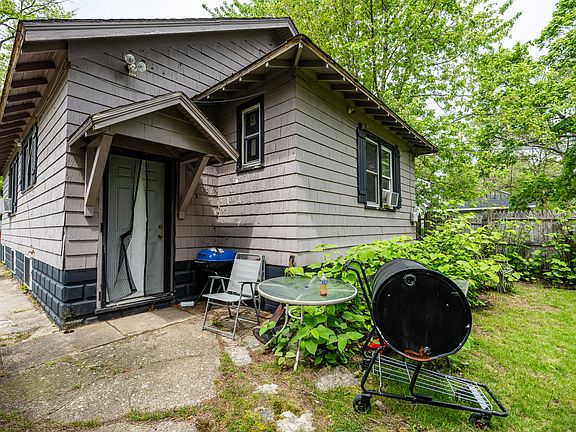 2nd image of 991 Ogden Ave