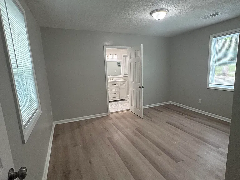 945 Nora Rd — Photo 15