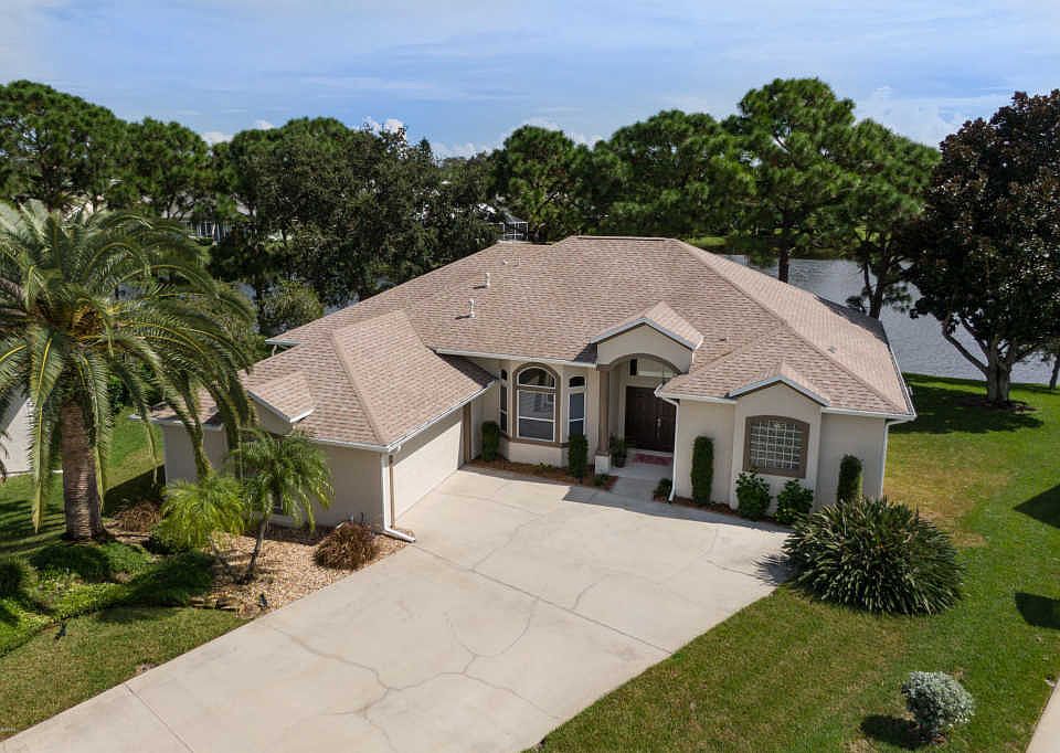 1st image of 240 Carmel Dr