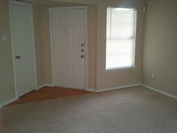 2nd image of 2141 Pinehurst Ln APT 2048