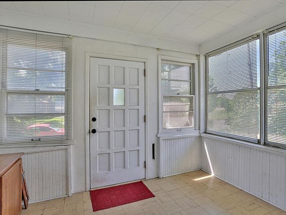3rd image of 1563 Almond Ave