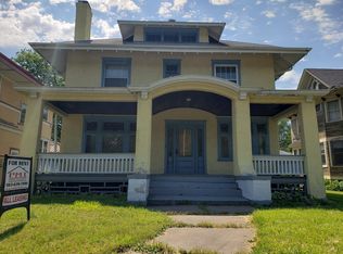 2208 Harrison St, Davenport, IA 52803