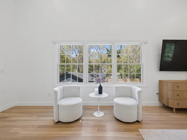 685 Springs Fireplace Rd — Photo 11